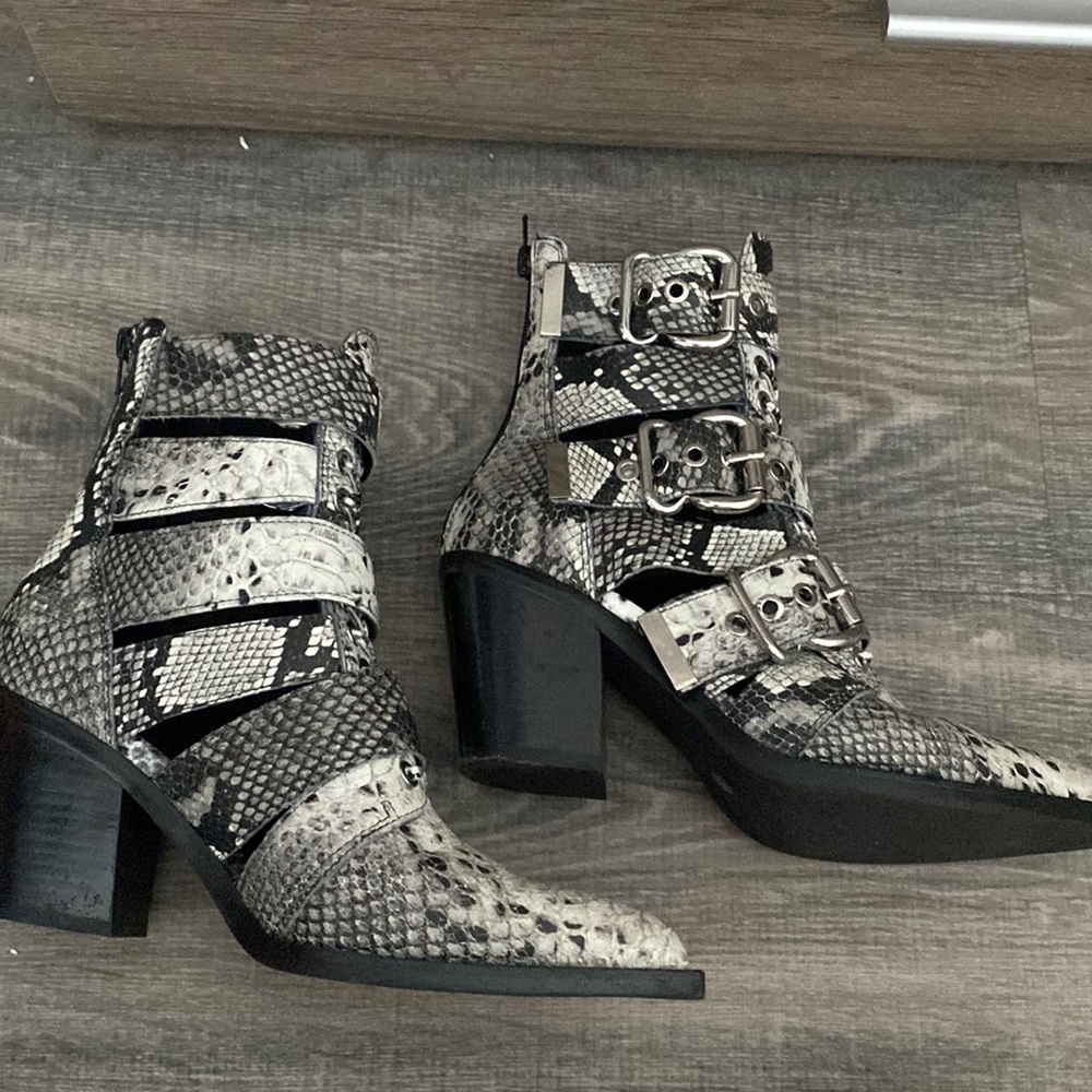 Jeffrey Campbell bootie